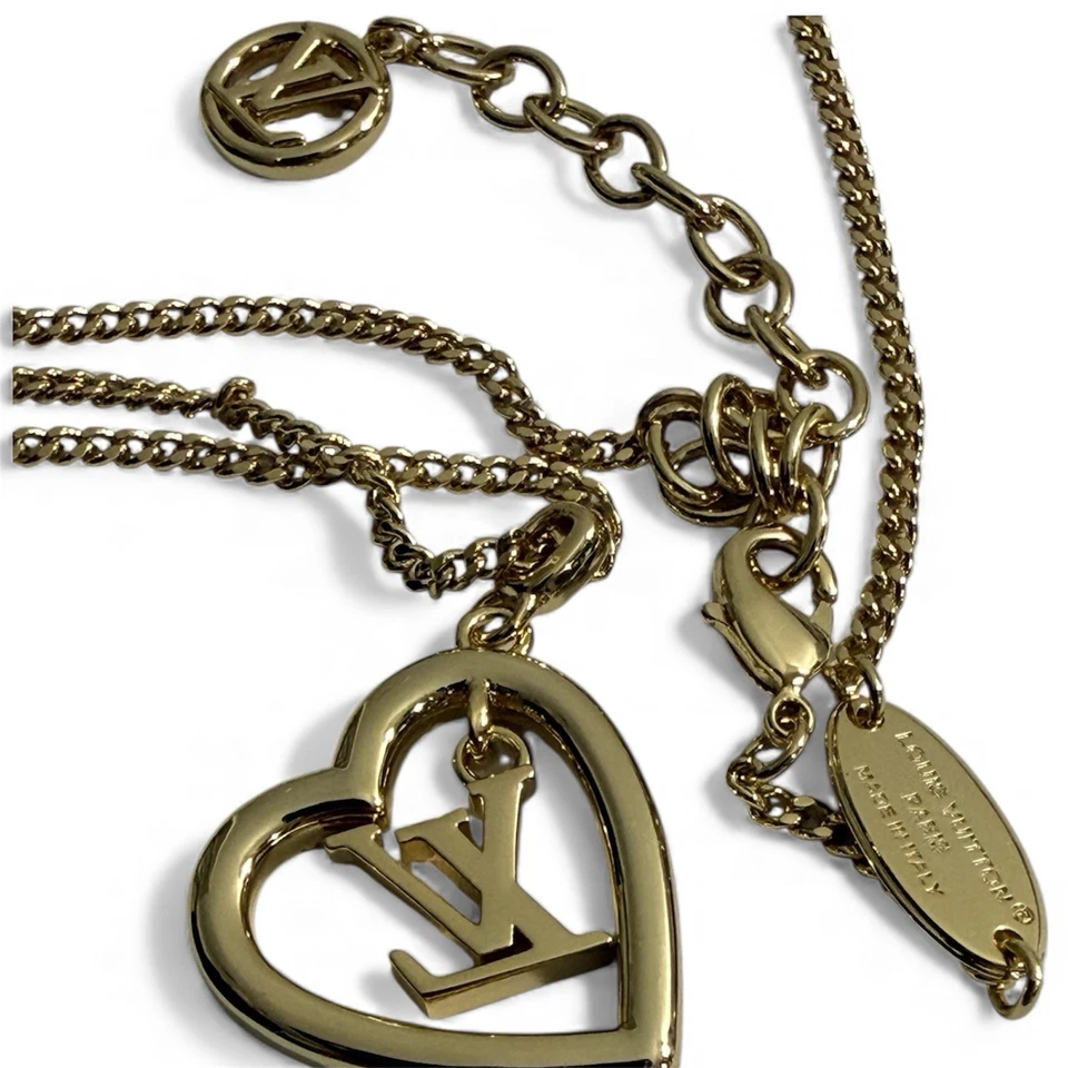 Collar colgante corazón dorado Louis’s Vuitton para mujer Foto 2 de 2