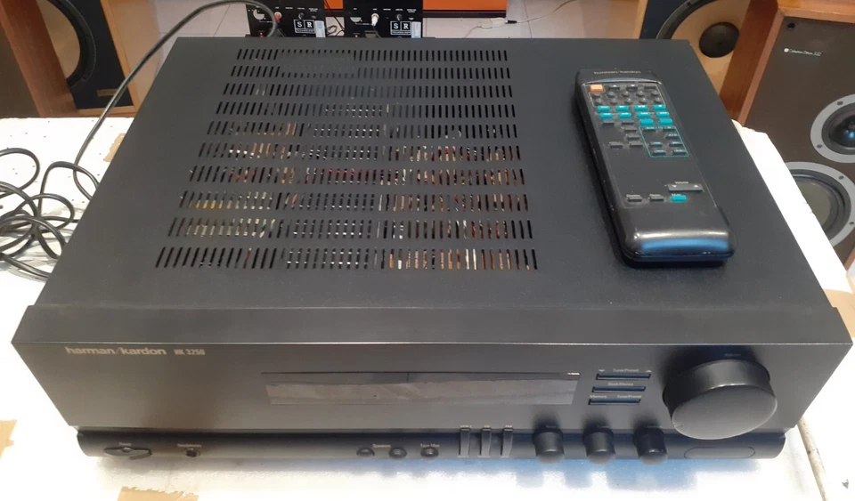 Sintoamplificatore hi fi Stereo,  Harman Kardon HK3250 con Telecomando.  - Immagine 2 di 4