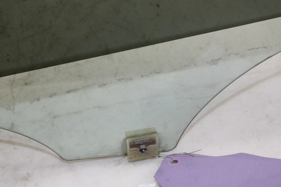 Vidrio ventana puerta trasera izquierda Mazda 3 2010-2013 OEM GM6 Foto 4 de 4