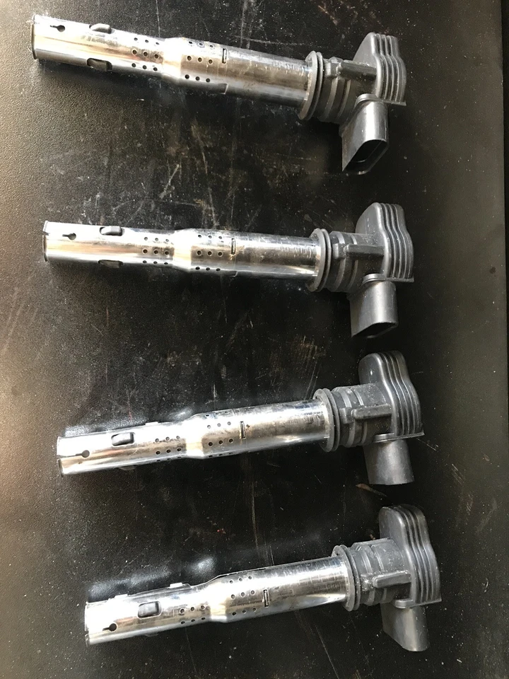 Audi A4 2010 paquetes de bobinas 4 piezas OEM 4 cilindros Foto 3 de 4