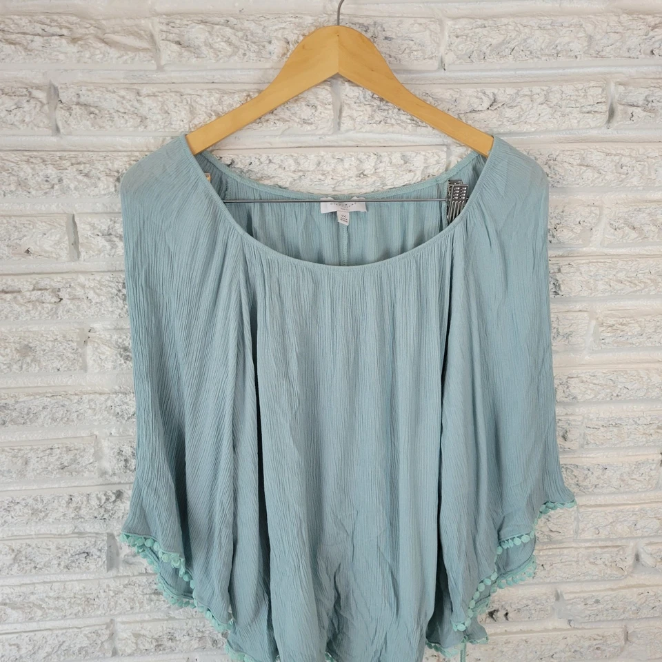 Top New Directions para mujer 1X Plus con hombros descubiertos arrugados azul Ric Rac corbatas laterales Foto 3 de 4