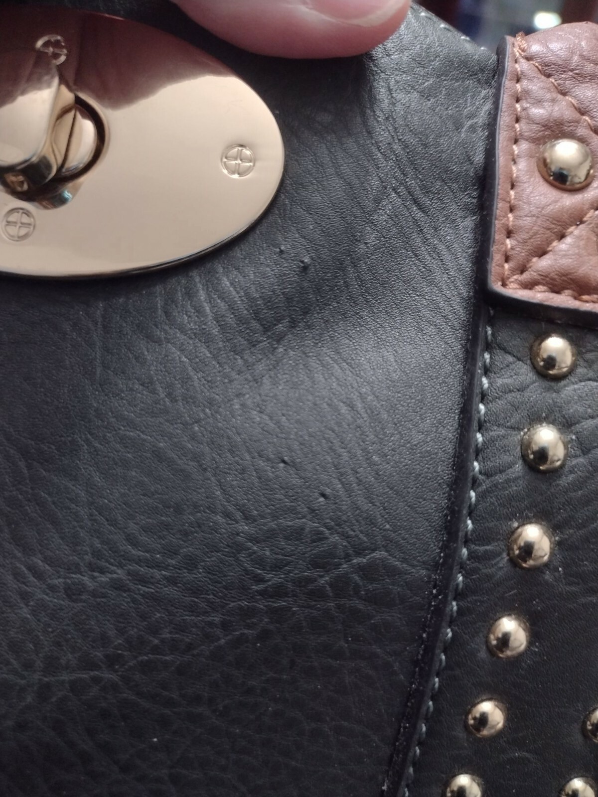 Black Rivet green leather purse Gem