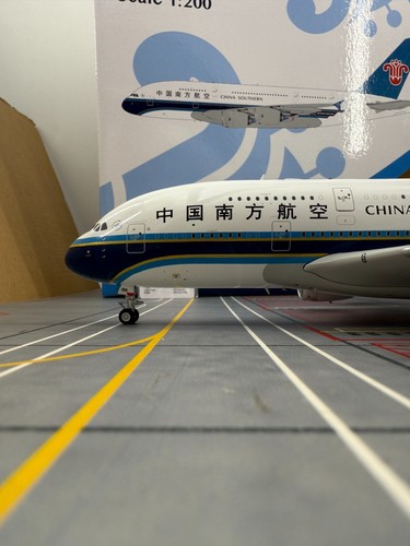 Avión SQ Wings 1/200 CHINA SUR Airbus A380 B-6139 modelo L2007 - Imagen 9 de 15