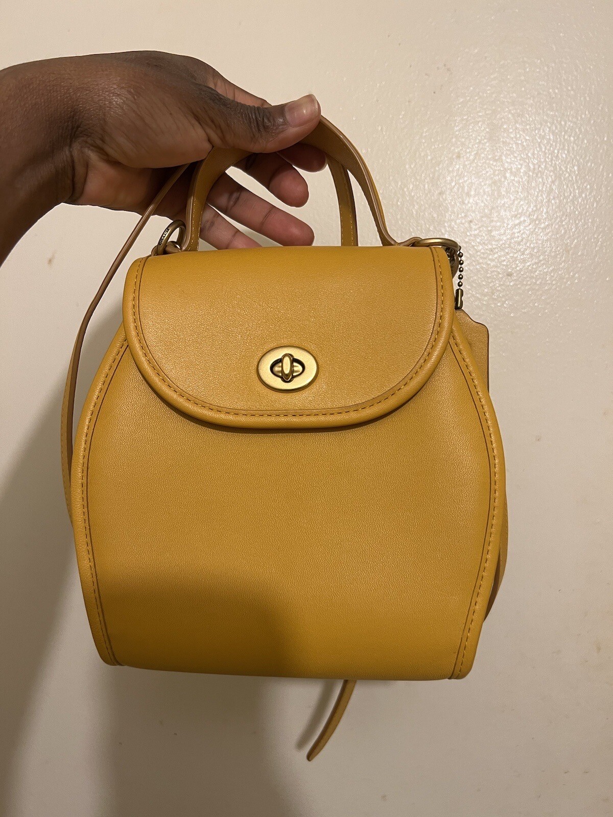 Coach Turnlock Curved Vintage Top handle Bag Gem