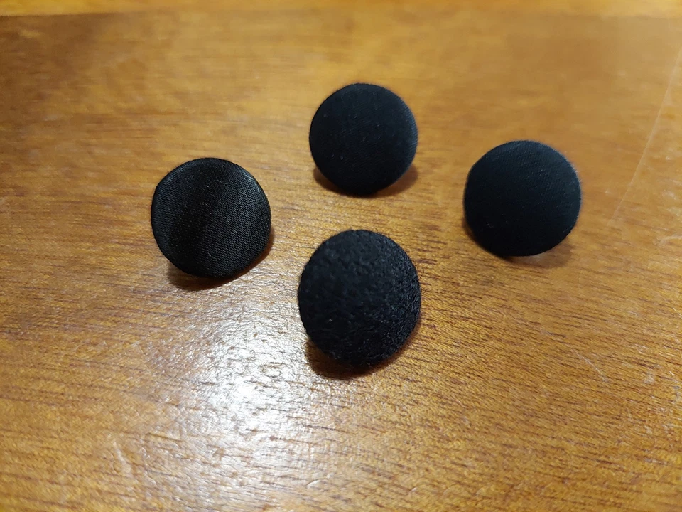 boutons noirs réalisés sur mesure, diamètre 16mm - Photo 1/2