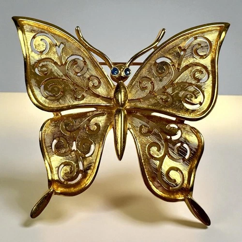 TRIFARI GOLD TONE BUTTERFLY Brooch Pin BLUE eyes Vintage Jewelry