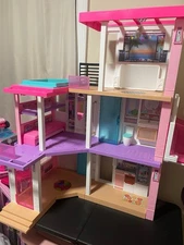 Barbie Dreamhouse 3-Story Dollhouse with Elevator and Pool