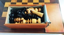 Échecs Régence, Paris, 1920/1960, buis vernis + boite rangement rouge/ old chess