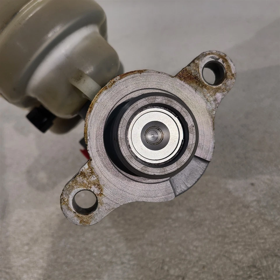 Depósito de cilindro maestro de refuerzo de freno Corvette C5 97-04 Aa7420 Foto 3 de 4