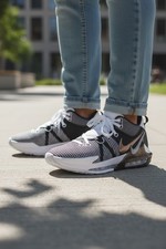 Nike LeBron Witness VII, White/Black/Silver, Size: M7 / W8.5, DM1123-100