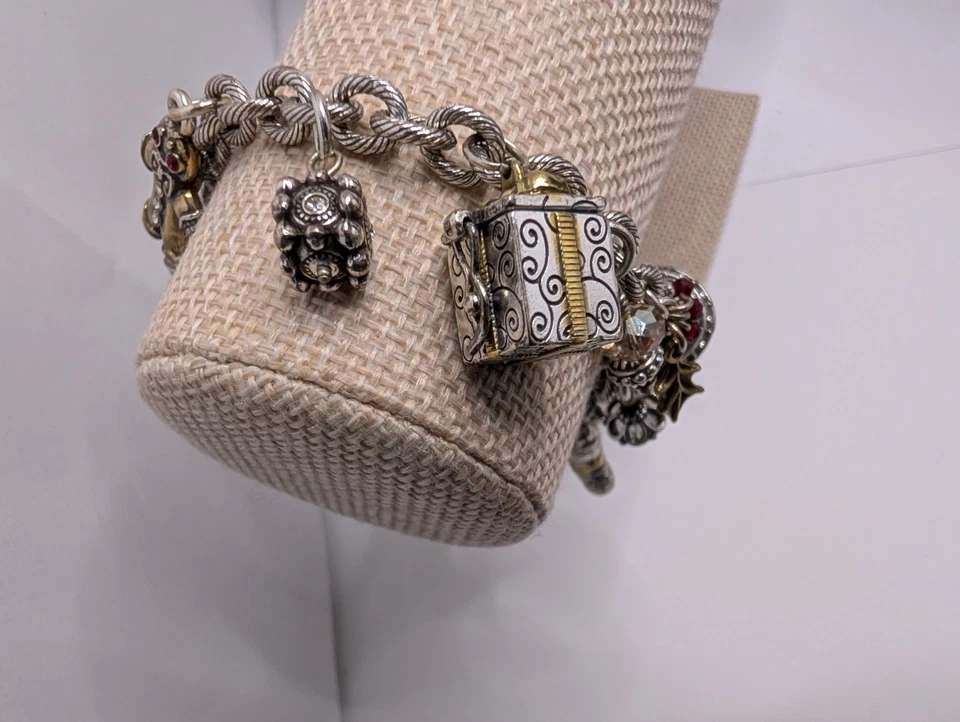 Brighton Dijes de Navidad Pulsera Campanas Bastones de Caramelo Pan de Jengibre Medias Foto 4 de 4