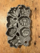 Vintage 1991 John Wright Cast Iron Flower Muffin Baking Pan Mold 