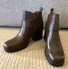 Korks Kari Harness Bootie Sz 11 Brown Leather Slip-on Chunky Block Heel