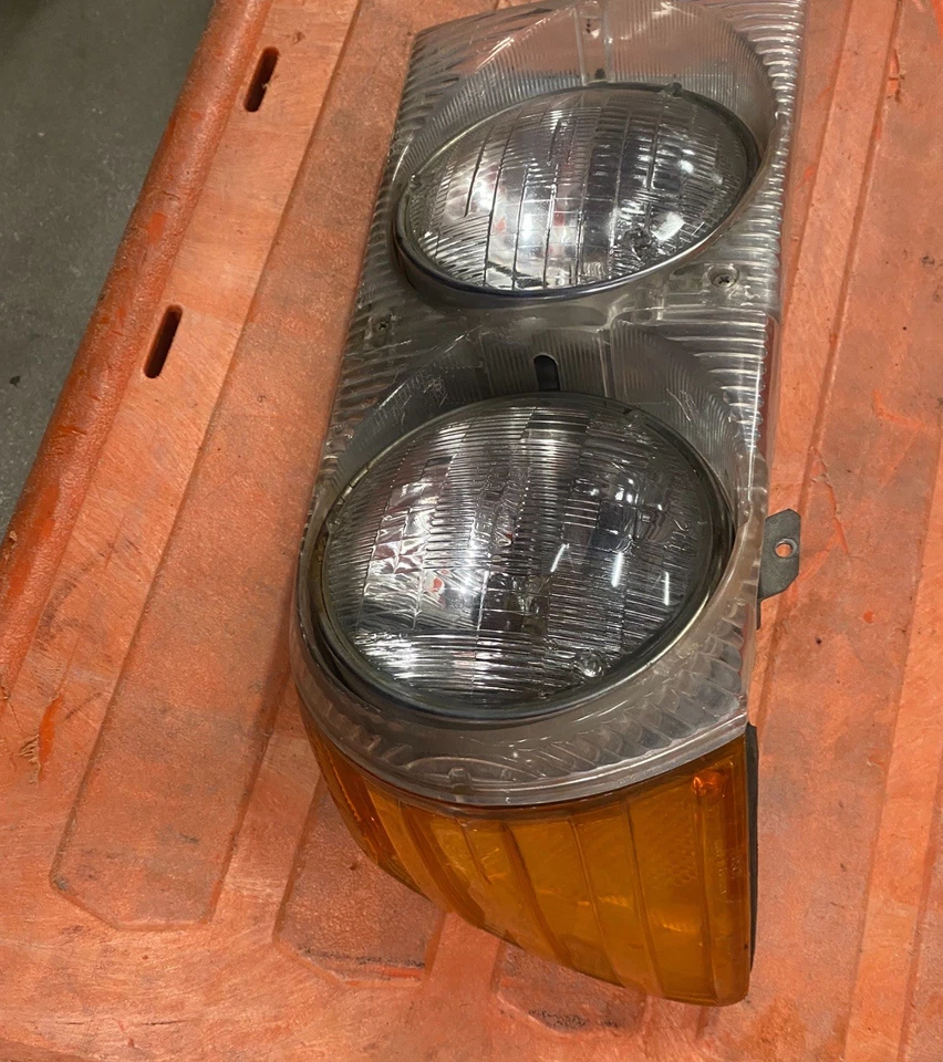 Faro izquierdo lado del conductor OEM 1972-89 Mercedes Benz R107 C107 SL SLC Bosch Foto 2 de 4