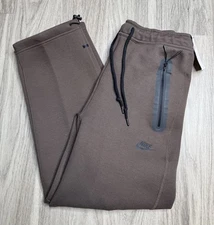 Nike Tech Fleece Pants Open Hem Men’s Small HJ6533-237 Brown Straight Leg NWT