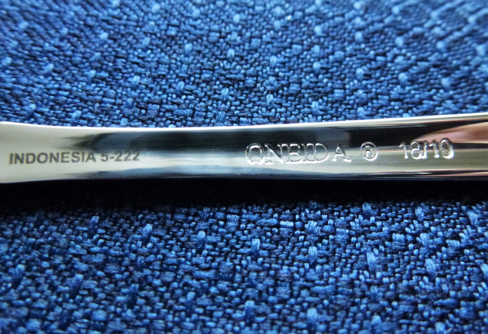 New Oneida JUILLIARD Glossy Set of 4 Teaspoons 18/10 Stainless Flatware