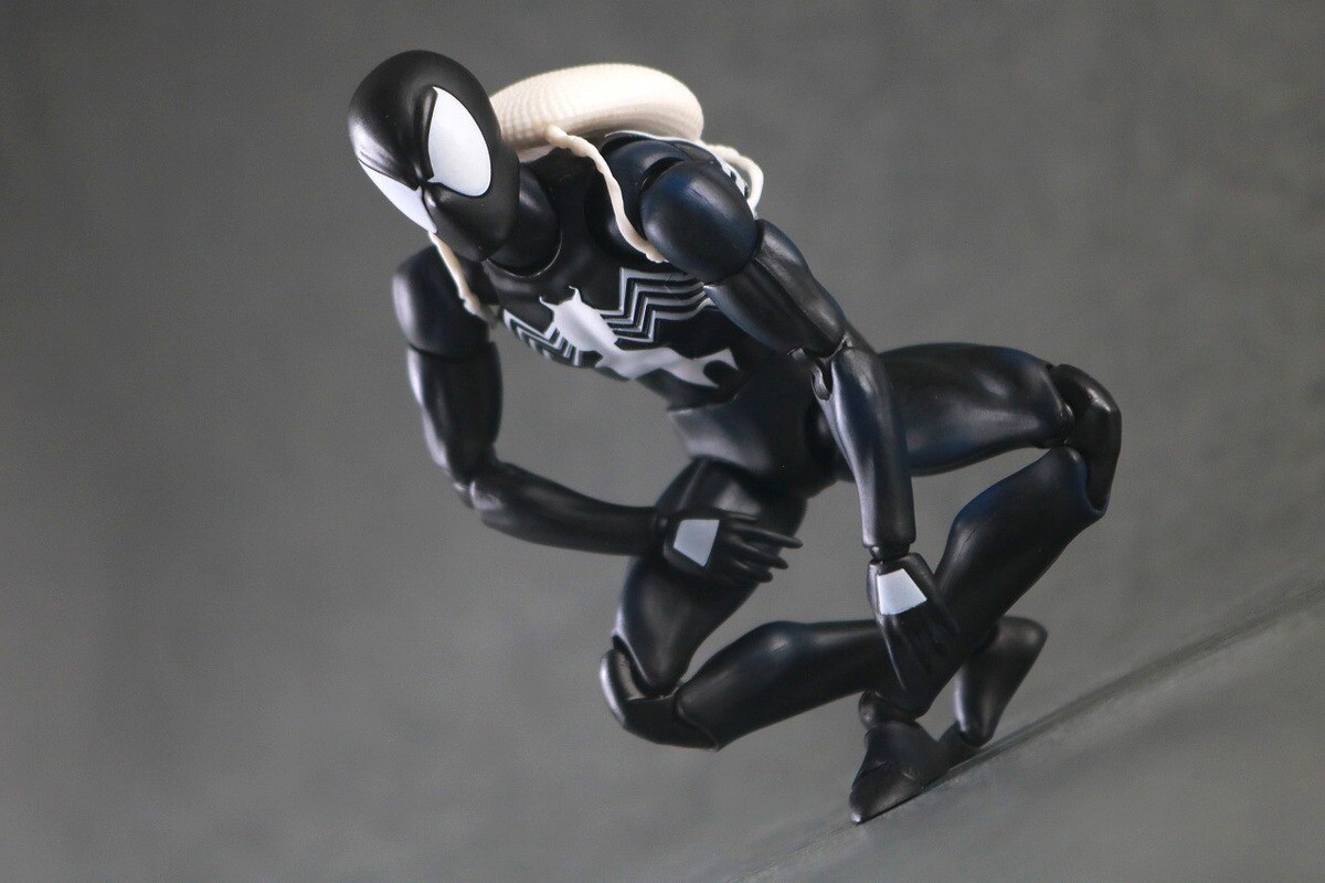 In Stock！MAFEX No.147 Spider-Man Black Costume COMIC Ver. Action