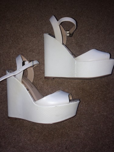 white platform heels size 3