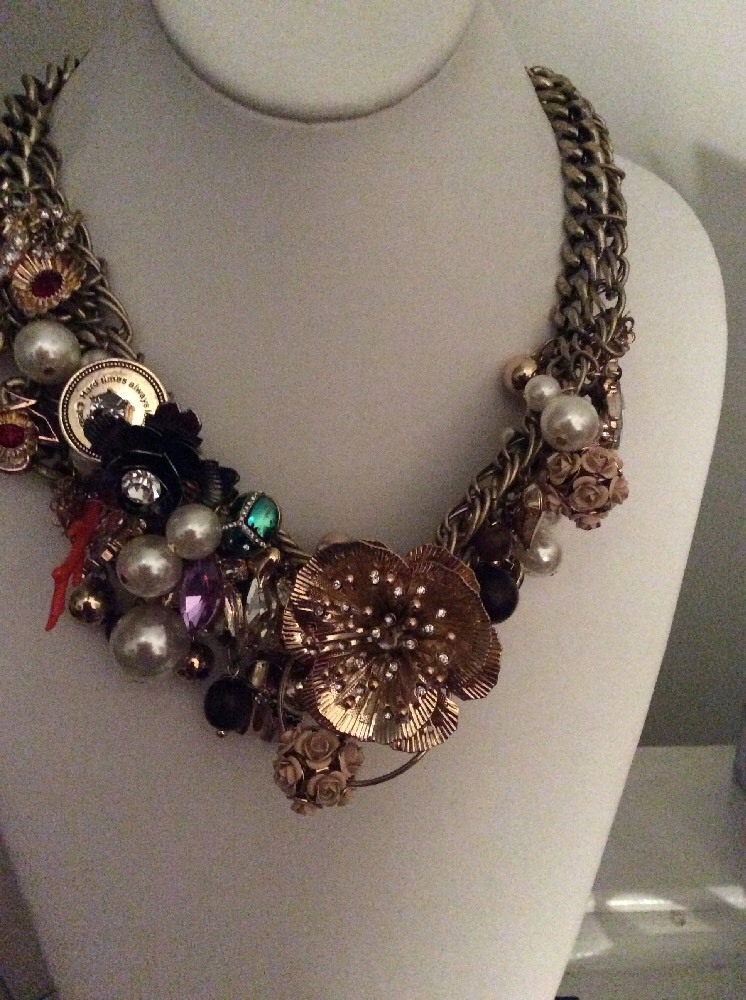 $195 Betsey Johnson LUCKY CHARMS STATEMENT BIB NECKLACE