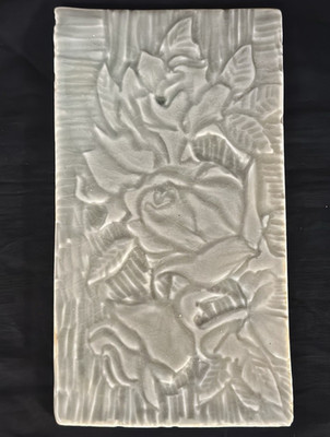 FLORIDA FAIENCE POTTERY 7.5'' TILE WITH ROSE'S BOB BY MARTIN CUSHMAN SIGNED