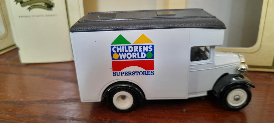 LLEDO DAYS GONE PROMOTIONAL MODEL LP16 1934 DENNIS PARCELS VAN - CHILDRENS WORLD - Image 4 of 4