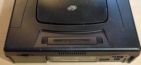 SEGA Saturn 80000A Console-For PARTS/BROKEN. Green Light Comes On-Does Not Spin.
