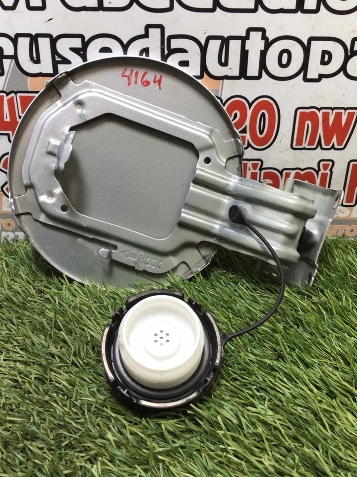 ✅ 2020 MITSUBISHI MIRAGE Fuel Tank Door OEM - Image 2 of 3