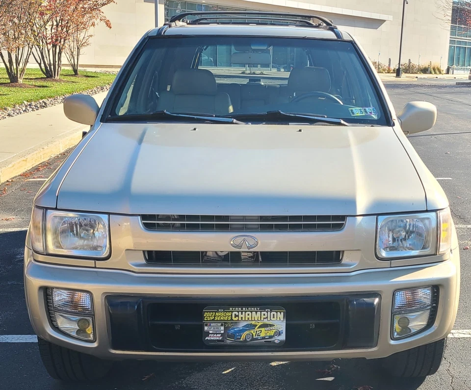 1999 Infiniti QX4  - Image 4 of 4