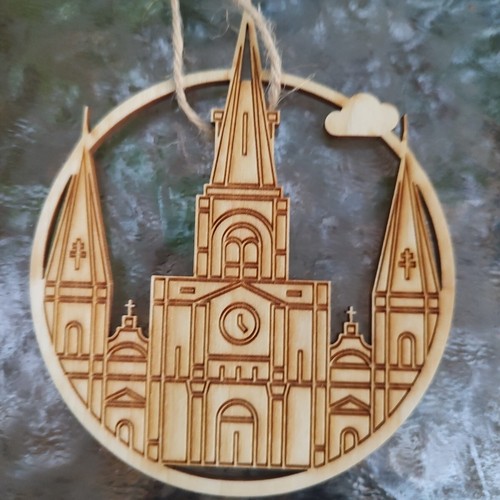 Church Christmas Ornament Wood Burn Out Steeple Cross 2005 NOS - Imagen 3 de 8