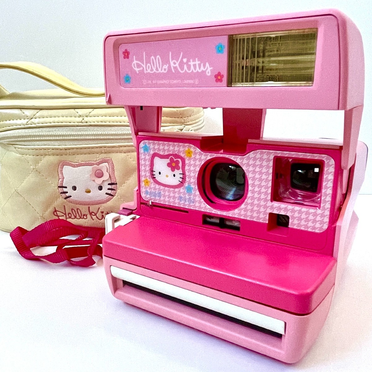 Hello Kitty Polaroid 600 Instant Film Camera Pink w/ Bag Sanrio