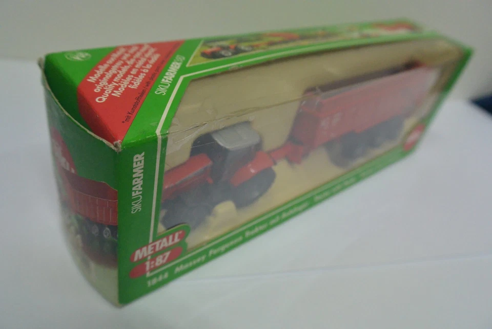 Siku 1:87 DieCast car Massey Ferguson with Pendant # 1844 - Image 3 of 4