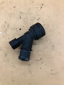 VW Golf 4 IV  Kühlwasserschlauch Anschluss 1J0121619A