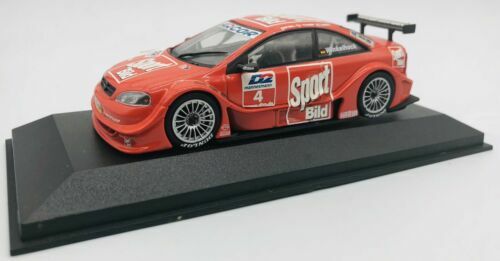 1966 Opel Commodore A Britishgrun Metallic MINICHAMPS 1966 Opel Commodore A Britishgrun Metallic MINICHAMPS