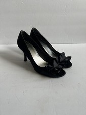 Stuart Weitzman Gigiritz Women Black Satin Ruffle Open Toe Pump SZ 7