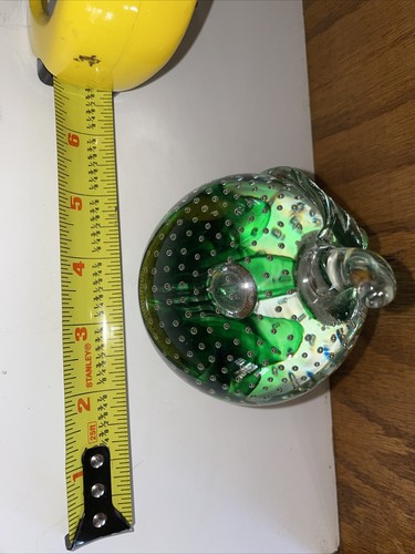 Joe St Clair Paperweight - Apple Shape - Controlled Bubbles - Picture 8 of 8