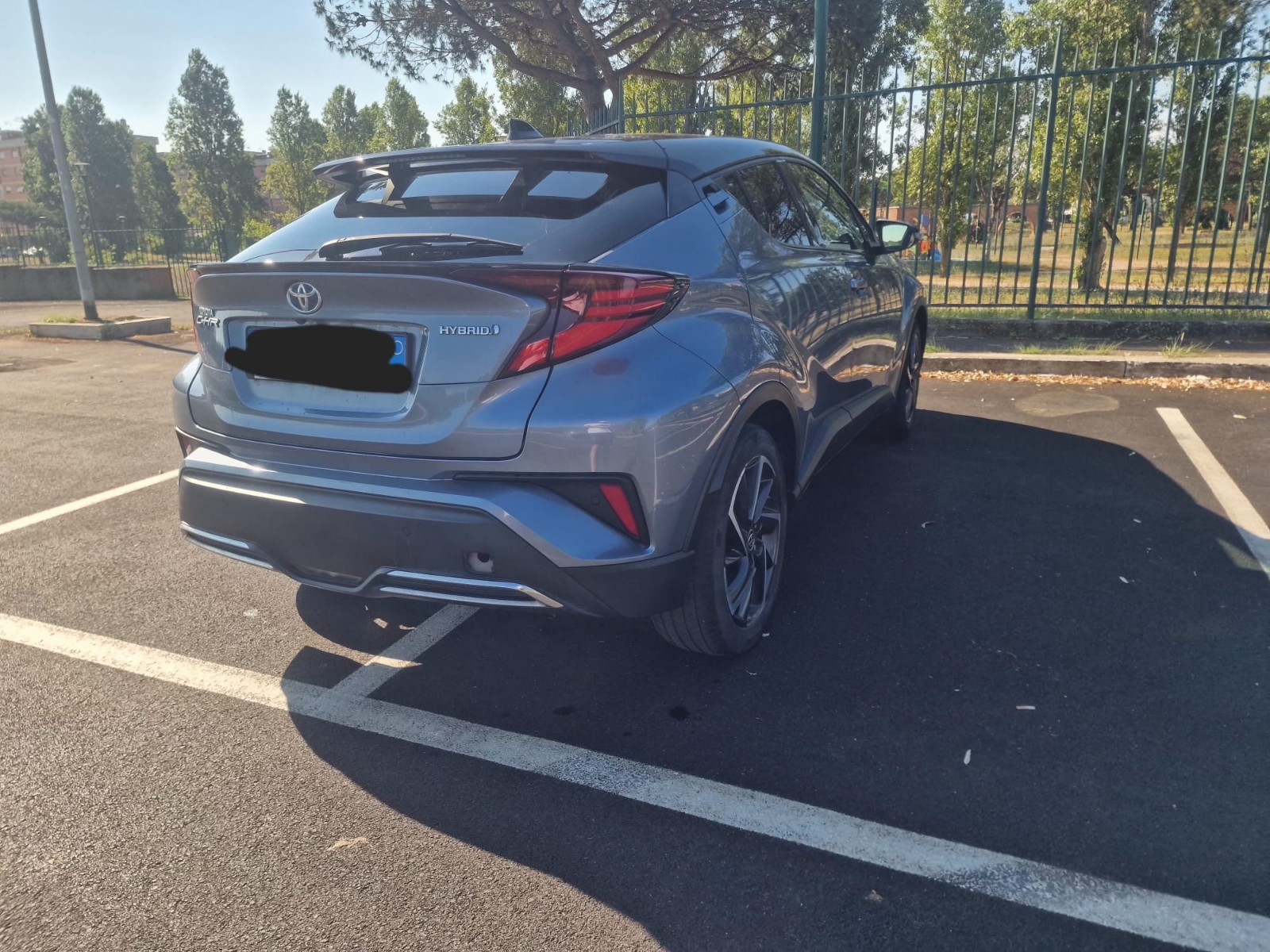 Toyota C-HR 2.0 Benzina ibrida Allestimento Style foto 4