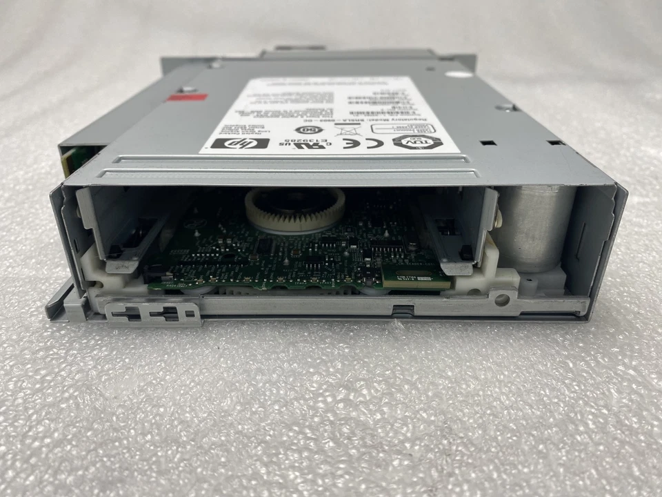 Quantum 1-03532-01 AQ293C#900 LTO-5 FC HH Tape Drive 3-05436-01 - Image 4 of 4