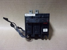 Eaton Cutler Hammer QBHW QBHW2020HS 2 Pole 20 Amp Circuit Breaker 120v Shunt AK