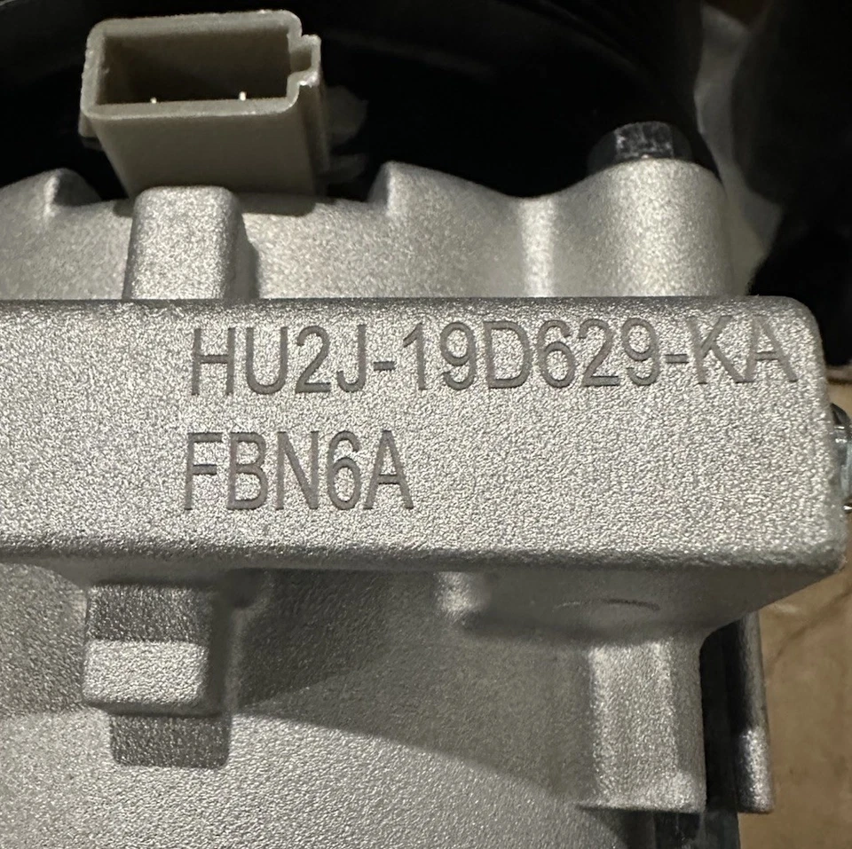 Motorcraft Compressor HU2J-19D629-KA For selected Ford vehicles. - Image 3 of 4