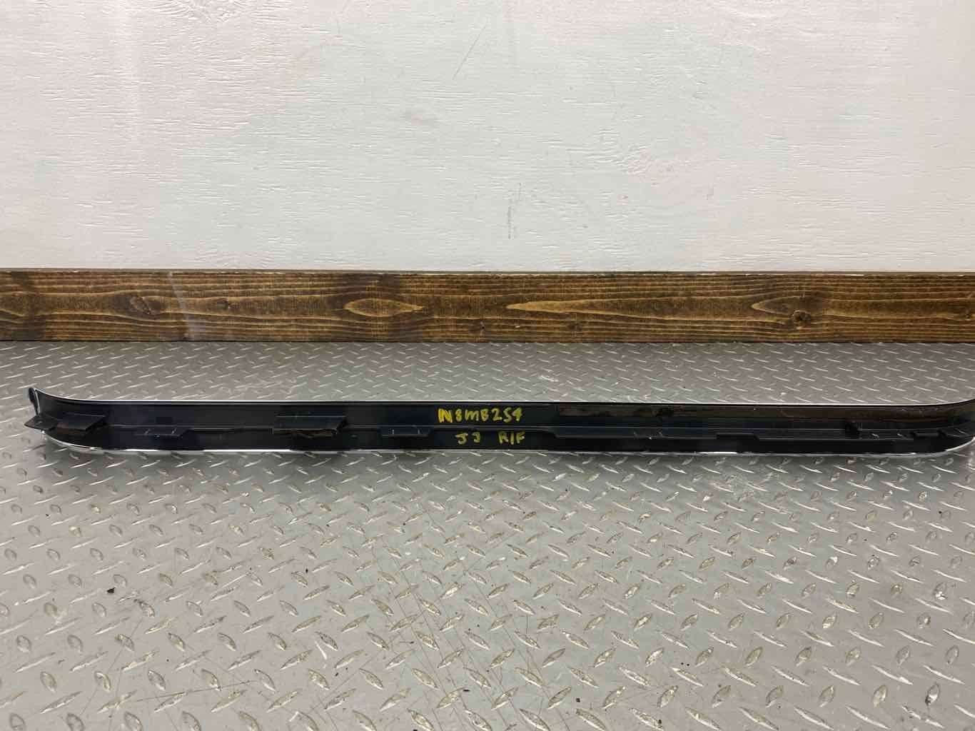 Maybach 57 2008 FRONT+RIGHT Rocker panel