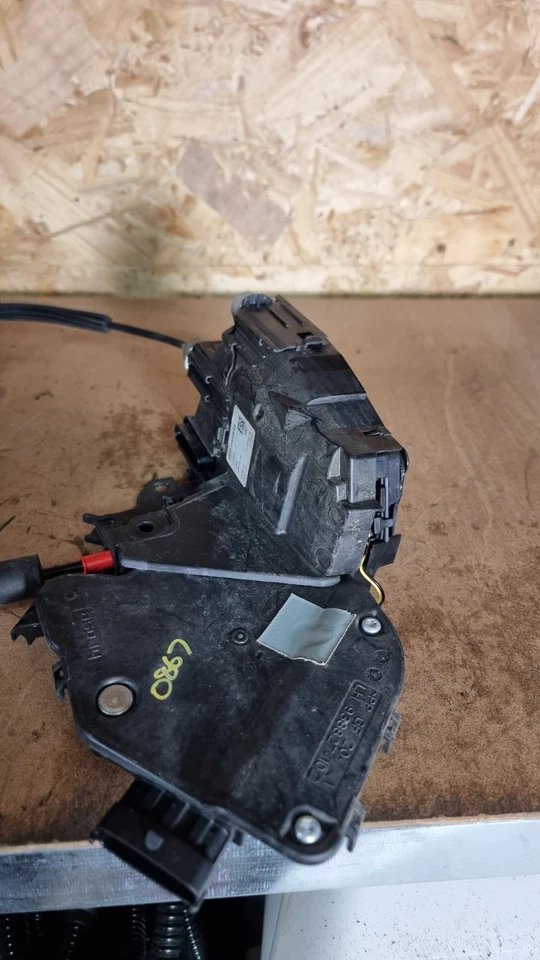 Cerradura de puerta delantera lado pasajero Land Rover Discovery Sport 5 puertas 2015-2020 N32 Foto 3 de 4