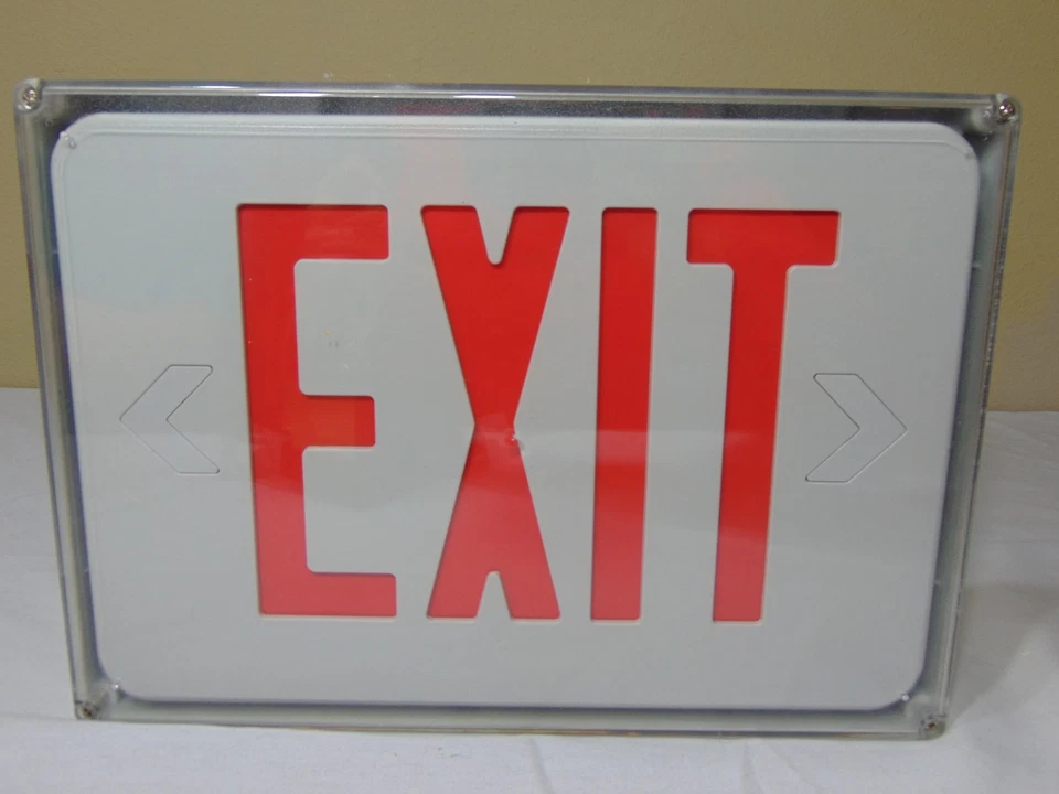 Royal Pacific RXL23WRW-E Wet Location Exit Sign Red Letters-Emergency Led - Image 3 of 4