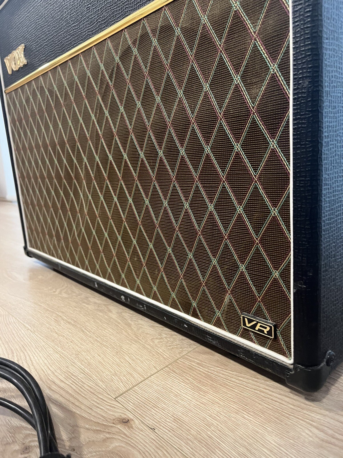 Vox AC30VR (2x 12” custom speakers) ‘Valve Reactor’ Amp + 2 Power Cords