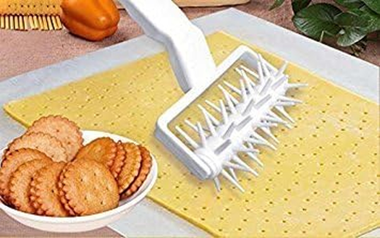 Plastic Pizza Pie Pastry Dough Docker Pizza Roller Dough Pitter Baking Tool