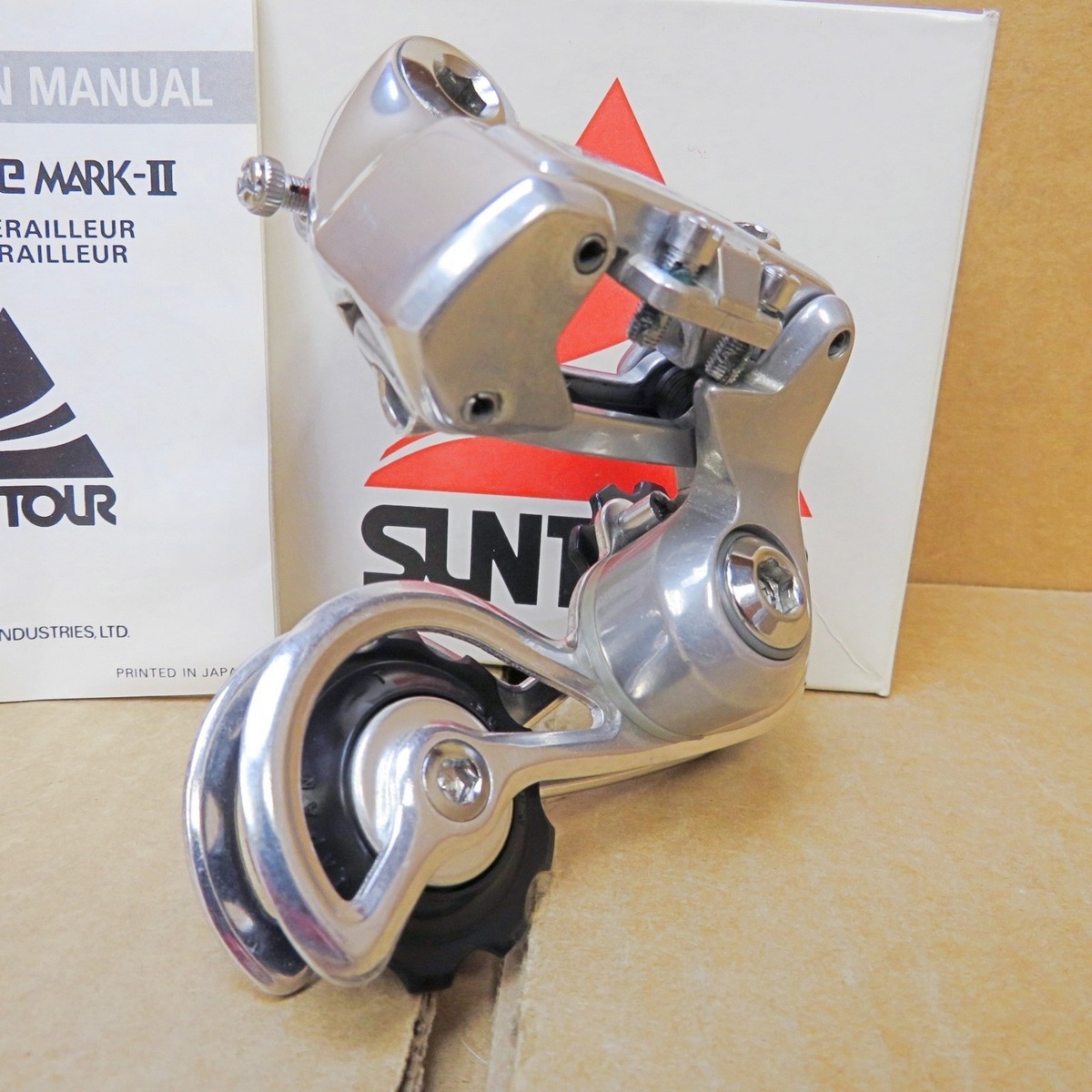 New-Old-Stock Suntour Cyclone Mark-II Rear DerailleurShort Cage