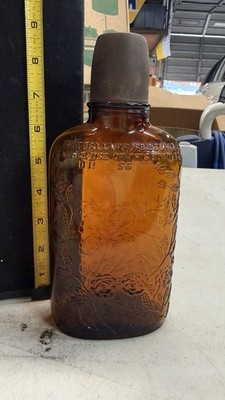 Vintage Four Roses Whiskey Amber 1 Pint Bottle w/Cap & Shot Cup Lid