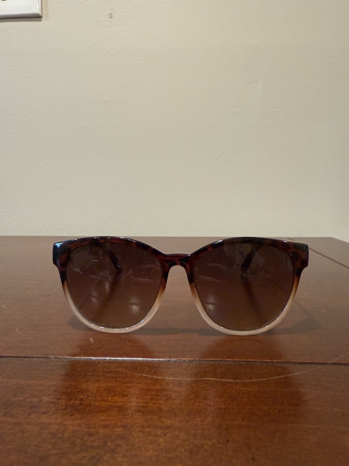 Woman’s Fossil Sunglasses