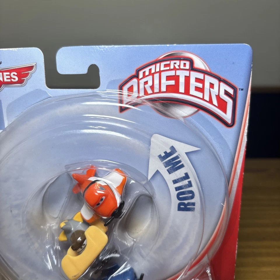 Disney Pixar Aviones Micro Drifters Patrón Fondo de Plomo Polvoriento Crophopper Foto 3 de 4