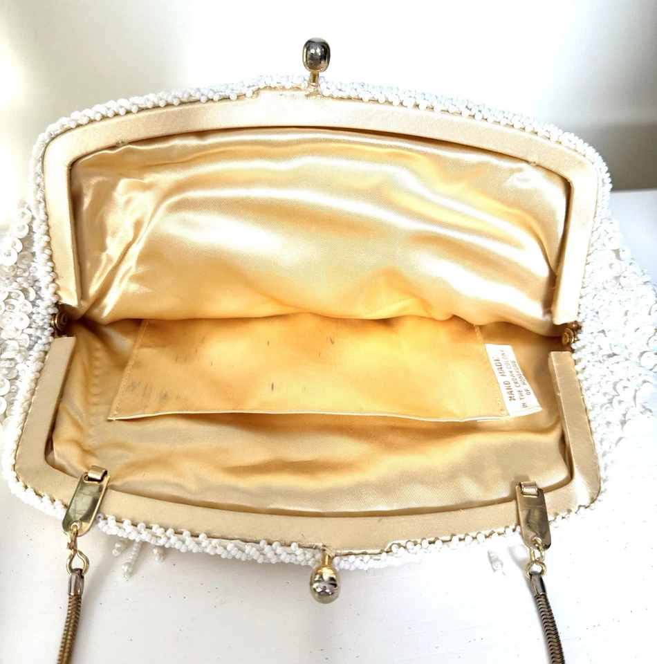 Vintage 1950s Hand Made Cream Hand Beaded  Clutch With A Snake Chain - Image 3 of 4