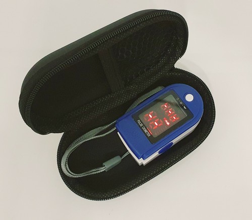 1x Finger Pulsoxymeter mit Aufbewahrungs Tasche Finger Pulsmessgerät EKG - Bild 3 von 4